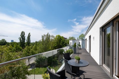 *VERKAUFT* Neuwertiges Penthouse mit umlaufender Dachterrasse in Parklage, 81927 München-Englschalking, Penthousewohnung
