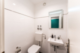 WC - Bezugsfreie u. renovierte Wohnung mit Loggia in ruhiger Lage