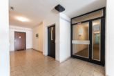 Hausflur - Helle Familien-Wohnung (oder WG) mit zwei Loggien