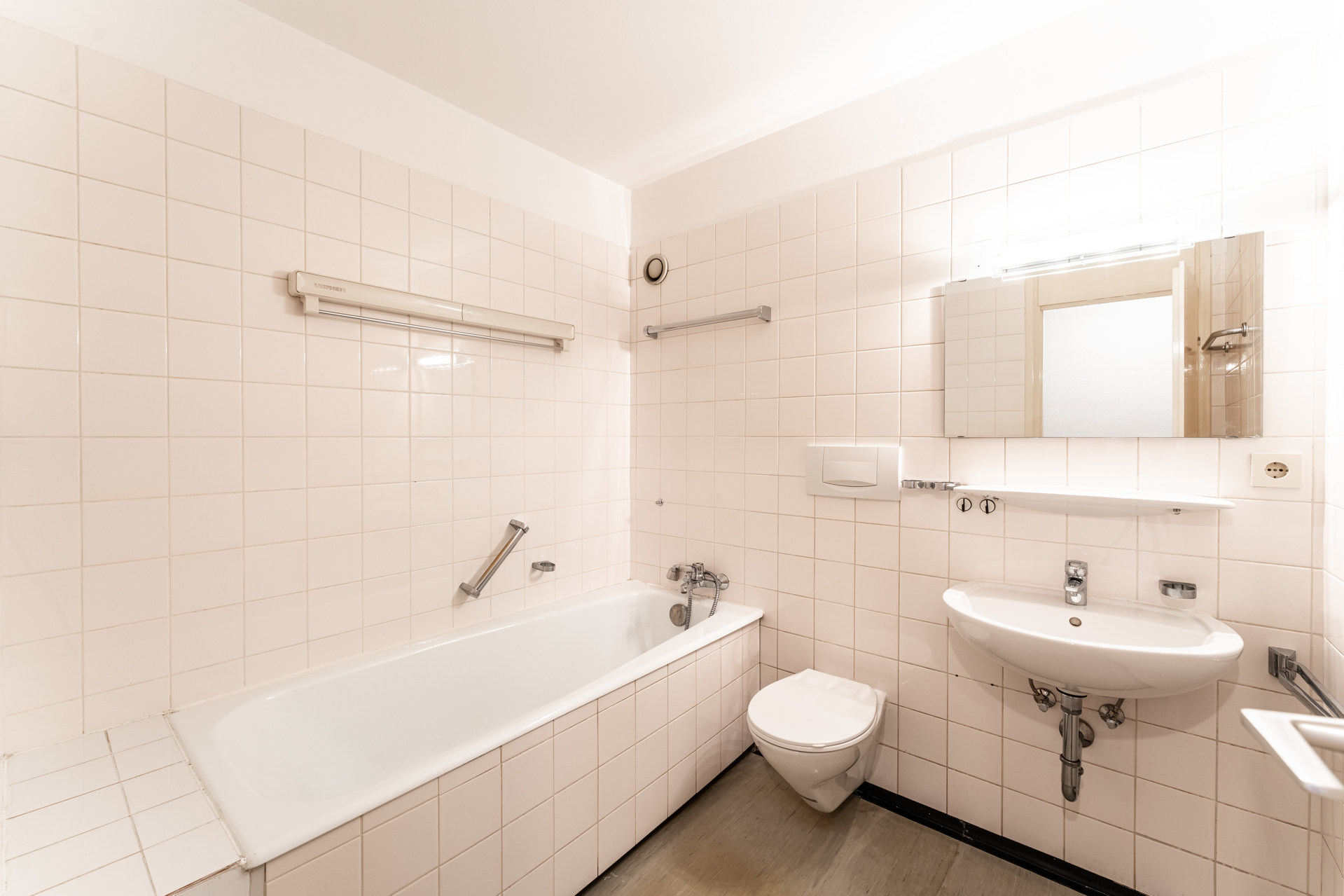 Wannenbad mit WC