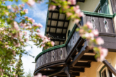 Außen - *VERKAUFT* Beeindruckende Landhaus-Villa in direkter Seenähe