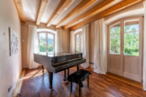Bibliothek - *VERKAUFT* Beeindruckende Landhaus-Villa in direkter Seenähe