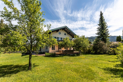 Beeindruckende Landhaus-Villa in direkter Seenähe, 83727 Schliersee, Einfamilienhaus