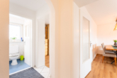 Flur - Helle und einladende Wohnung mit Balkon und Einzelgarage