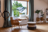 Dachstudio - Neuwertiges Familienhaus mit Pool in Söcking (Energie A+)