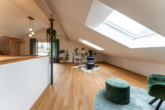 Dachstudio - Neuwertiges Familienhaus mit Pool in Söcking (Energie A+)
