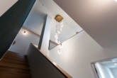 Nach oben - Neuwertiges Familienhaus mit Pool in Söcking (Energie A+)