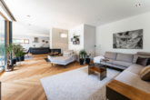 Wohnen - Neuwertiges Familienhaus mit Pool in Söcking (Energie A+)