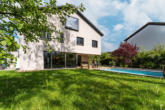Garten - Neuwertiges Familienhaus mit Pool in Söcking (Energie A+)