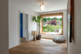 Sitzfenster OG - Neuwertiges Familienhaus mit Pool in Söcking (Energie A+)