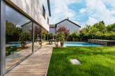 Garten - Neuwertiges Familienhaus mit Pool in Söcking (Energie A+)