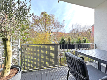 Saniertes Apartment mit Balkon in ruhiger Innenhoflage Nähe Englischem Garten - Balkon