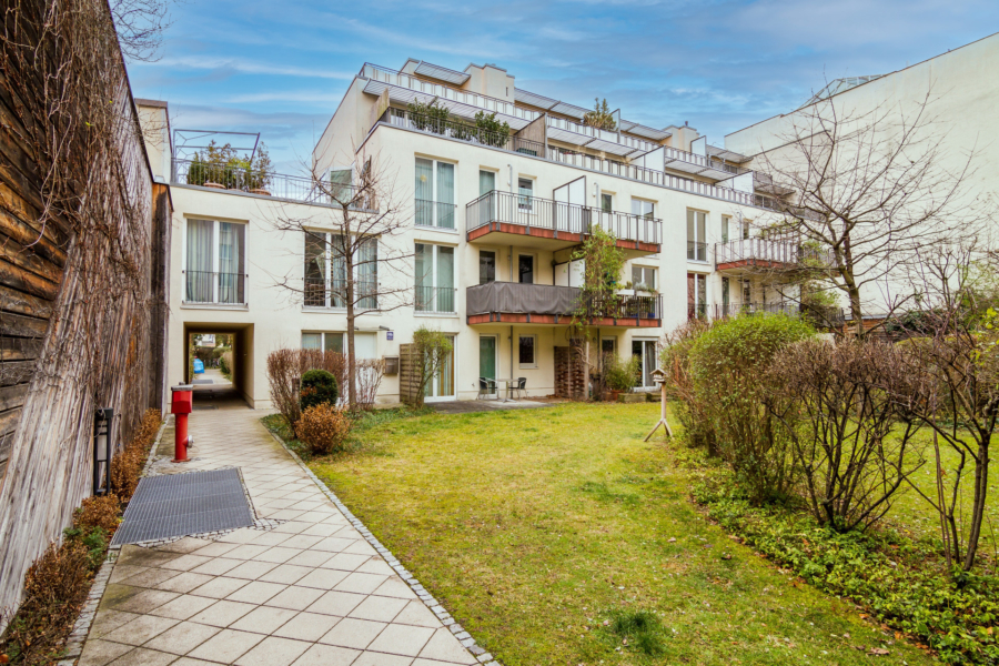 *RESERVIERT* Juwel im ruhigen Innenhof in bester Lage, 80797 München, Etagenwohnung