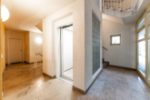 Treppenhaus - Großzügige Wohnung mit vielen Vorzügen