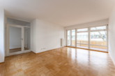 Wohnzimmer - Großzügige Wohnung mit vielen Vorzügen