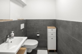 Gäste WC - Neubau-Ambiente – Schöner Wohnen mit exklusiver Ausstattung