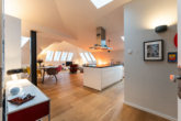 Flur - *VERKAUFT* Außergewöhnliche Dachgeschoss-Wohnung mit Turmzimmer