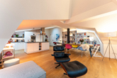 Wohnen - *VERKAUFT* Außergewöhnliche Dachgeschoss-Wohnung mit Turmzimmer