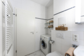 Bad mit Wanne - *VERKAUFT* Bezaubernde Gartenwohnung am Waldrand in Großhadern