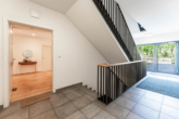 Treppenhaus - *VERKAUFT* Bezaubernde Gartenwohnung am Waldrand in Großhadern