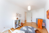 Kinderzimmer 1 - Freistehendes Einfamilienhaus mit Garten und Entwicklungspotenzial