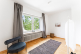 Ankleide-/Gästezimmer - Freistehendes Einfamilienhaus mit Garten und Entwicklungspotenzial