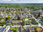 Ansicht West - Freistehendes Einfamilienhaus mit Garten und Entwicklungspotenzial