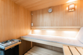 Sauna UG - Bezugsfreie, stilvolle Gartenwohnung mit Hobbyraum