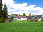 Ansicht Süd - Baugrundstück für DHH am Ortsrand mit Blick über die Felder