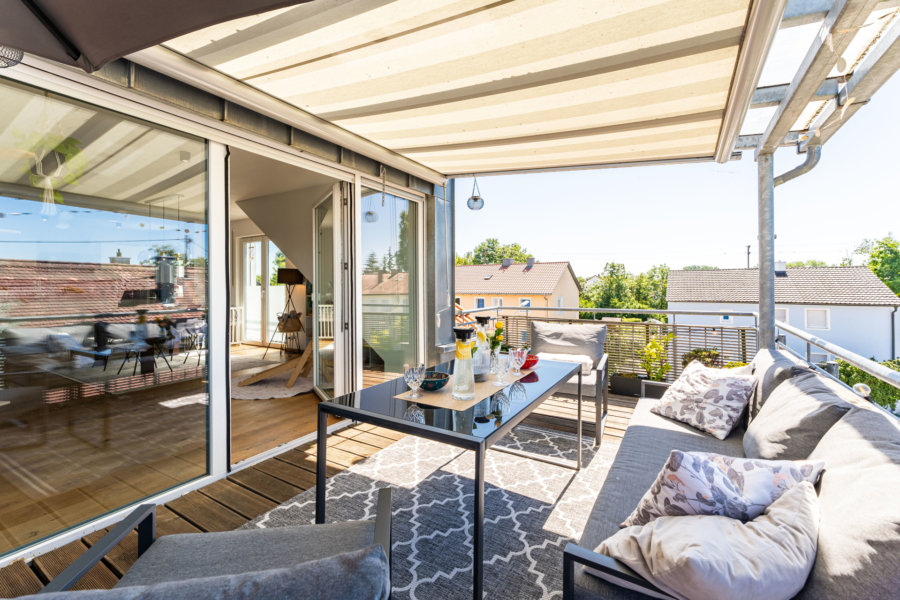 Dachterrassen-Wohntraum mit hochwertiger Ausstattung - Überdachung