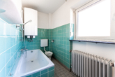 Badezimmer - *RESERVIERT* Erbpacht bis 2080 – Sanierungsbedürftige DHH mit Südwest-Garten