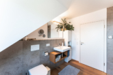 Badezimmer - Außergewöhnlich & hochwertig – Dachterrassentraum + Garage uvm.