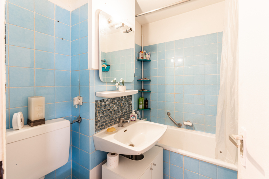 Bad mit Wanne