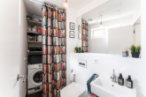 Gäste-WC - Neuwertige DG-Wohnung mit Terrasse und offenem Grundriss