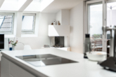 Kochen - Neuwertige DG-Wohnung mit Terrasse und offenem Grundriss