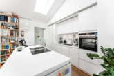 Kochen - Neuwertige DG-Wohnung mit Terrasse und offenem Grundriss