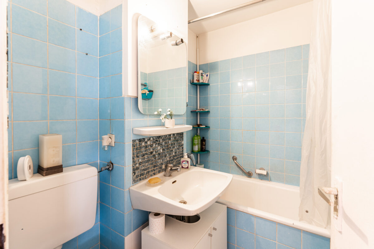 Bad mit Wanne