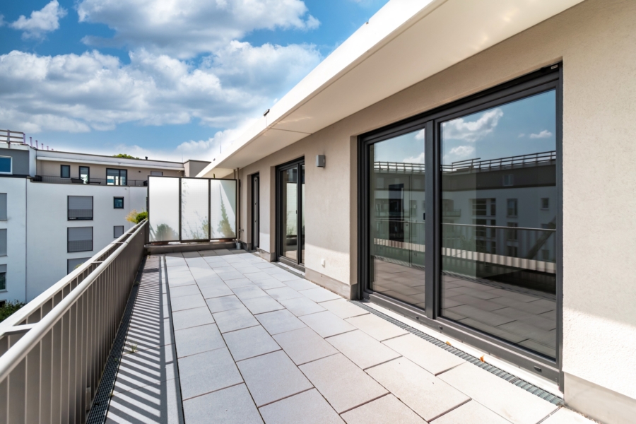 Modernes Penthouse mit großer Dachterrasse in ruhiger Lage, 81737 München, Penthousewohnung